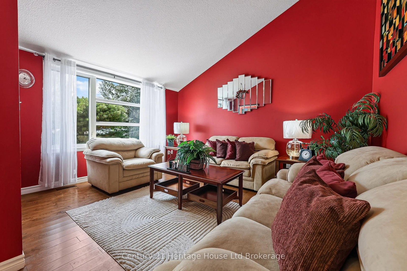 514 Parrott Place • Woodstock, ON photo 2