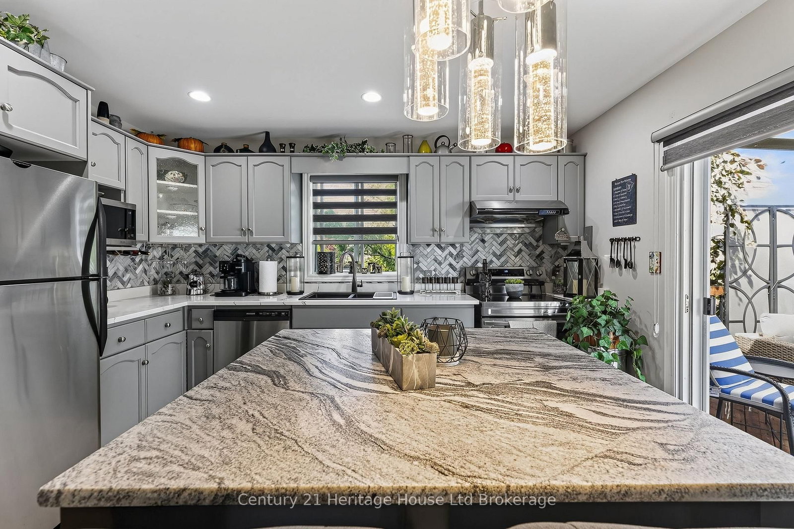 514 Parrott Place • Woodstock, ON photo 3