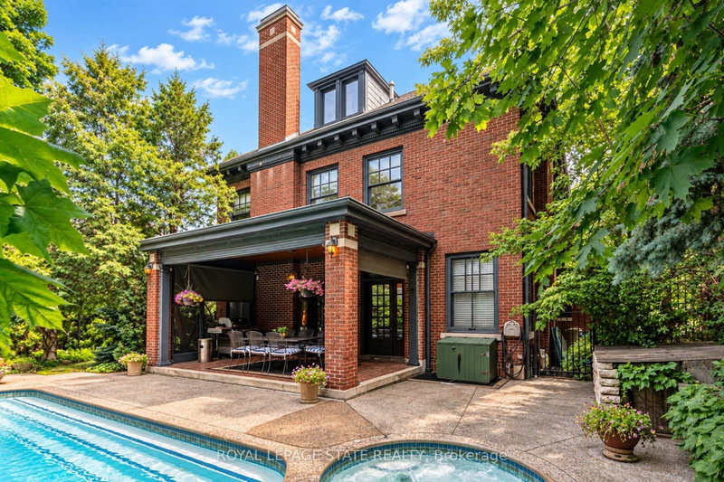 5 Undercliffe Avenue