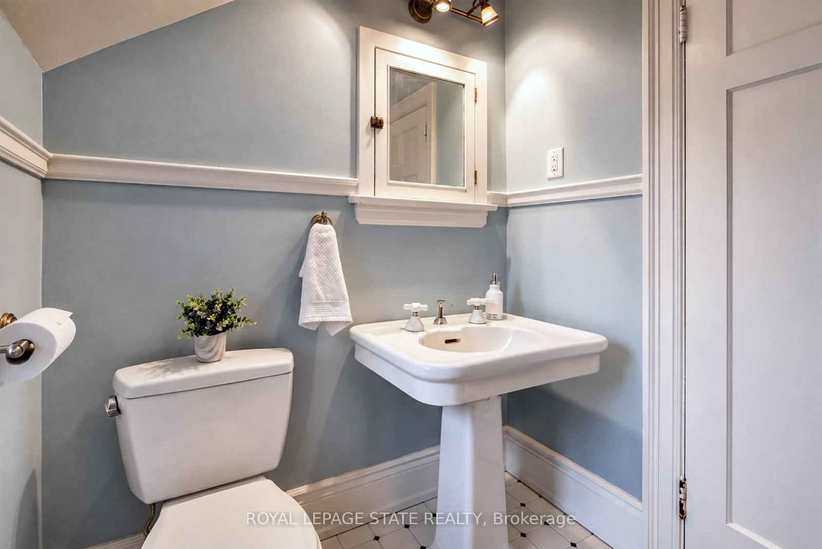5 Undercliffe Avenue • Hamilton, ON photo 38