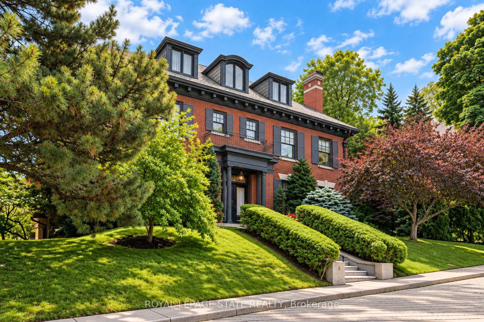 5 Undercliffe Avenue • Hamilton, ON photo 4