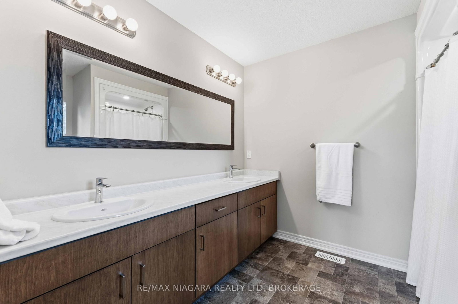 23B Bloomfield Avenue • St. Catharines, ON photo 24