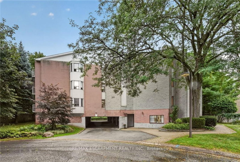 301 - 5 Niagara Street