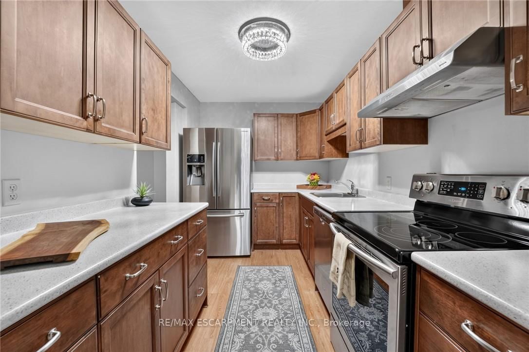 5 Niagara Street • #301 • Grimsby, ON photo 6
