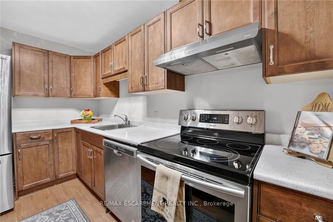 5 Niagara Street • #301 • Grimsby, ON photo 7