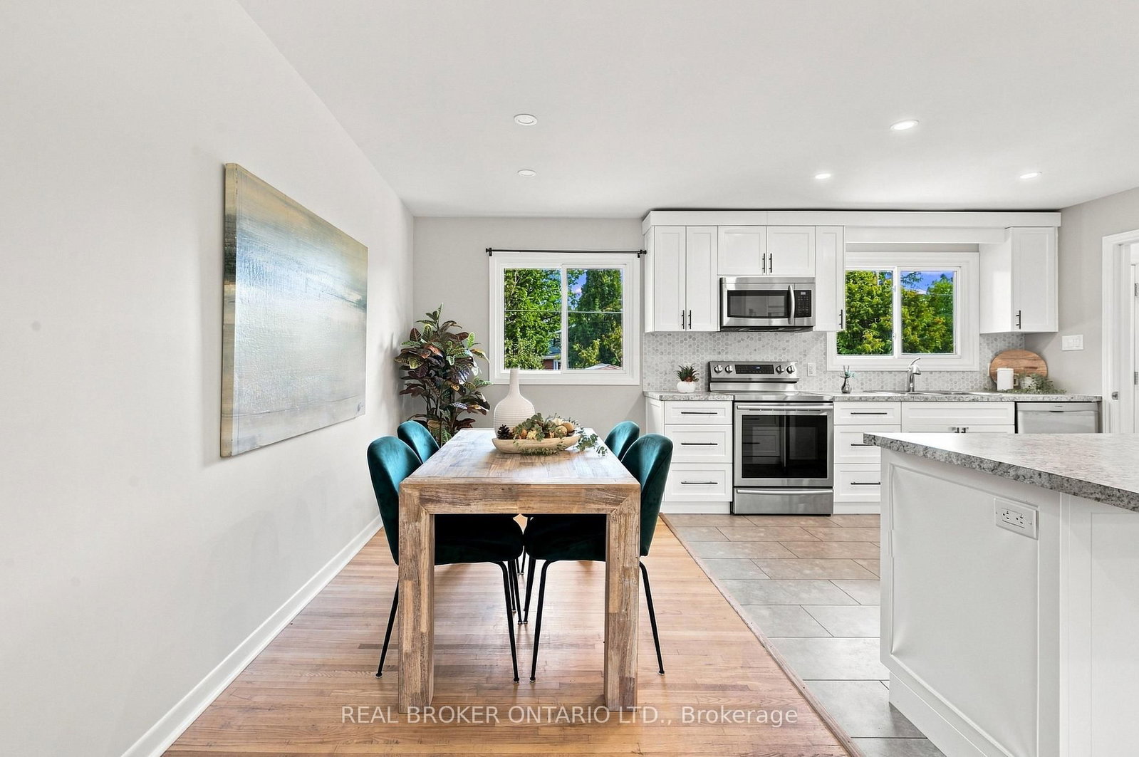 82 Meadowlands Drive W • Ottawa, ON photo 11