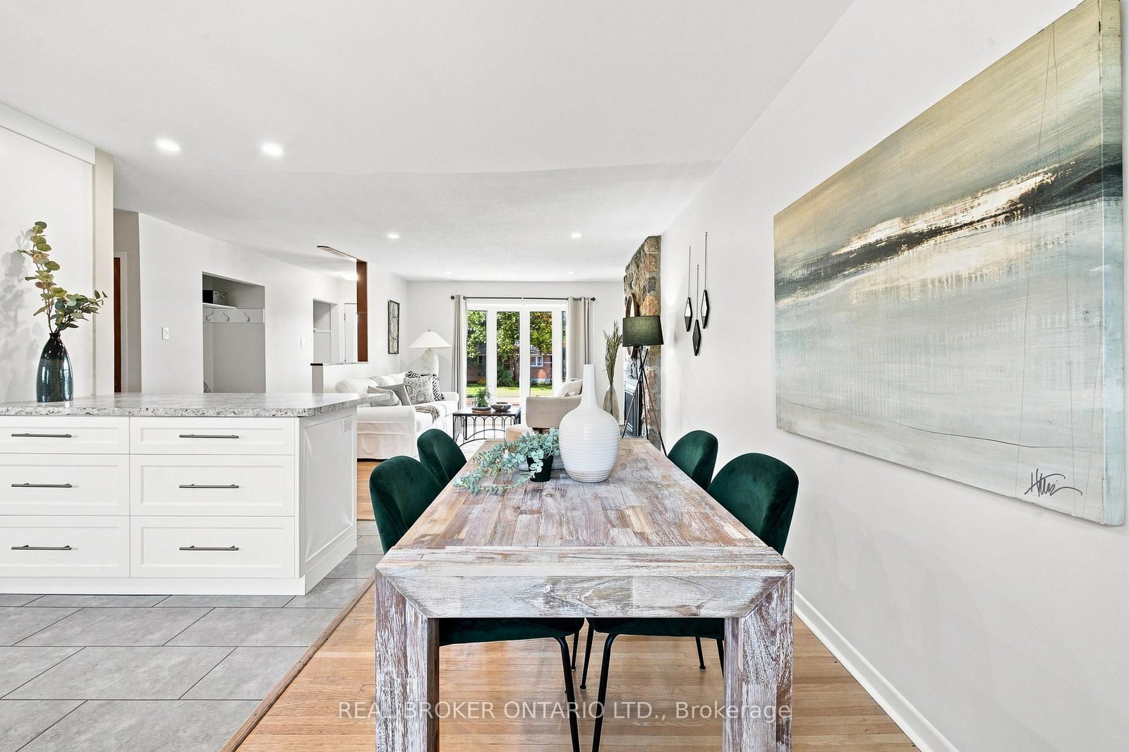 82 Meadowlands Drive W • Ottawa, ON photo 19