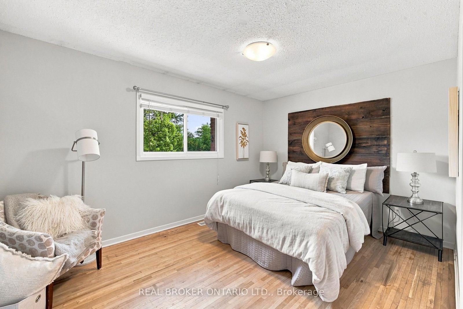 82 Meadowlands Drive W • Ottawa, ON photo 22