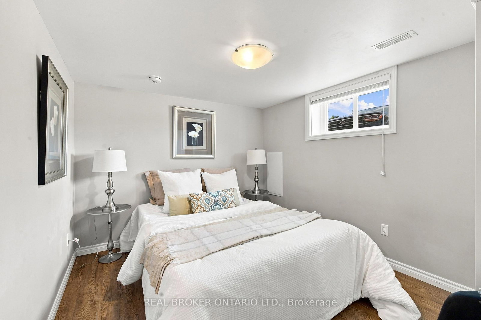 82 Meadowlands Drive W • Ottawa, ON photo 35