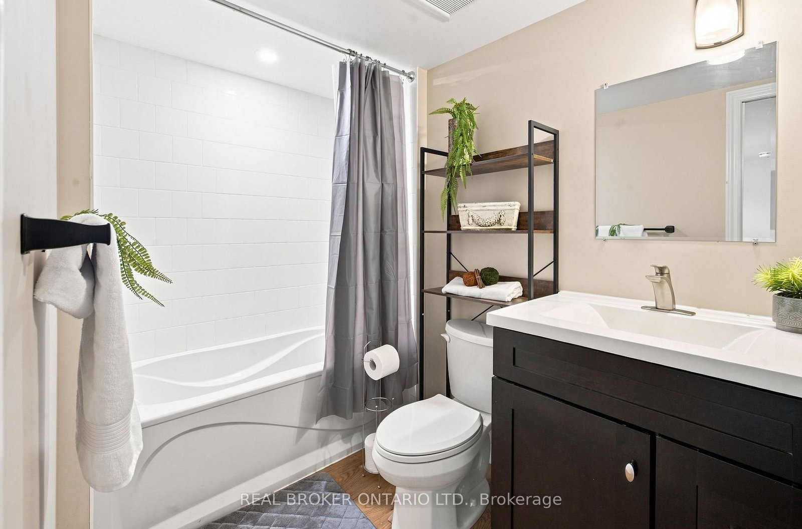 82 Meadowlands Drive W • Ottawa, ON photo 37