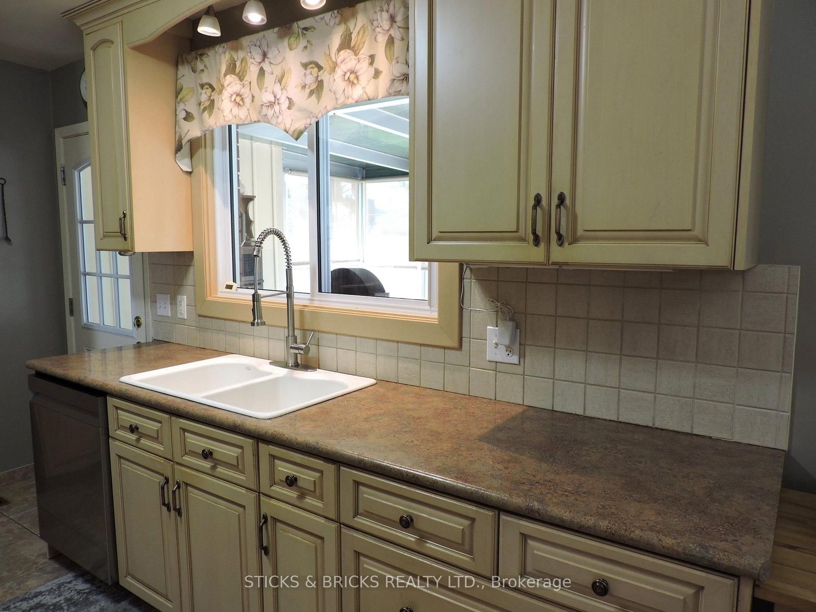 6762 Cherrygrove Road • Niagara Falls, ON photo 14