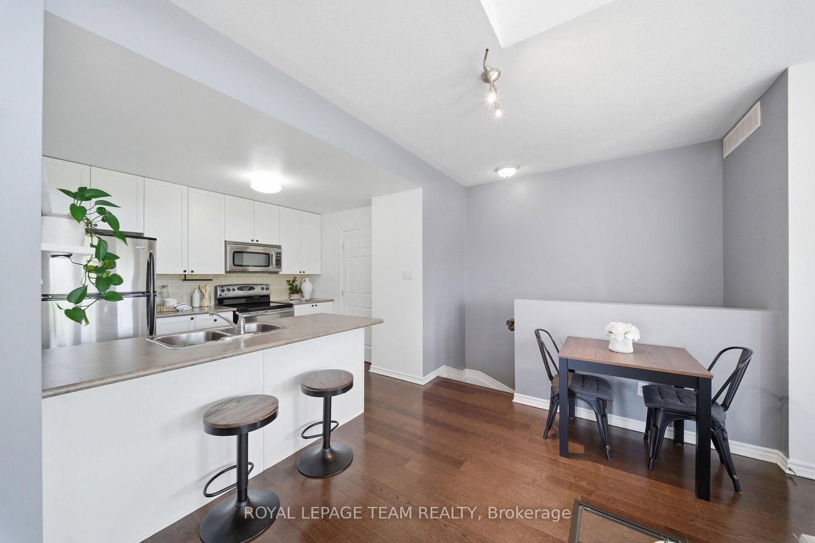 165 Waterbridge Drive • #9 • Ottawa, ON photo 9