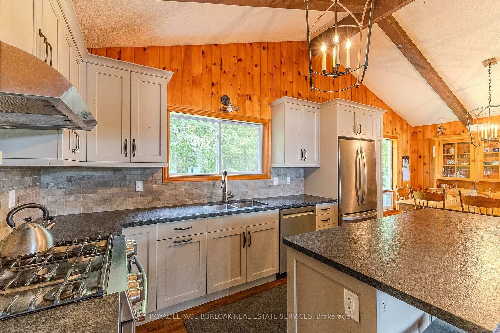 115 Tanners Lane • Magnetawan, ON photo 12