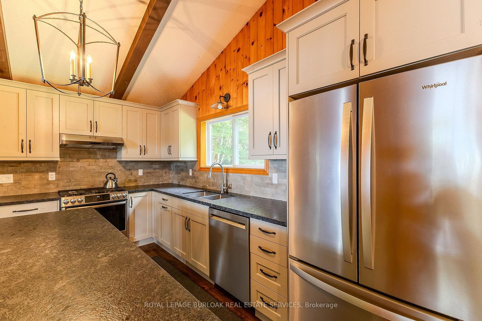 115 Tanners Lane • Magnetawan, ON photo 13