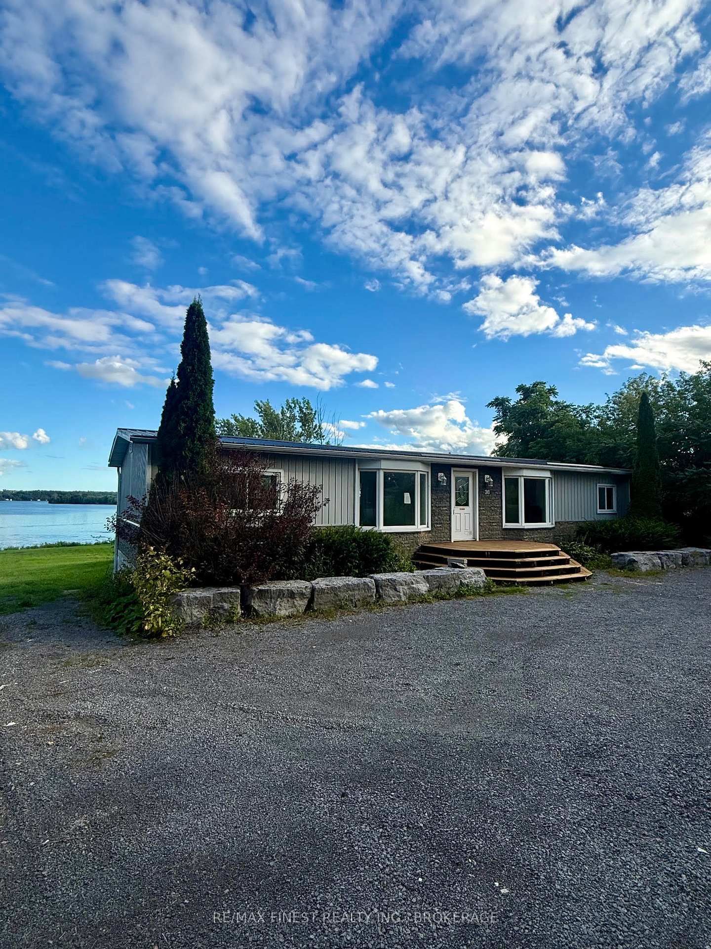 38A Main Street • Deseronto, ON photo 4