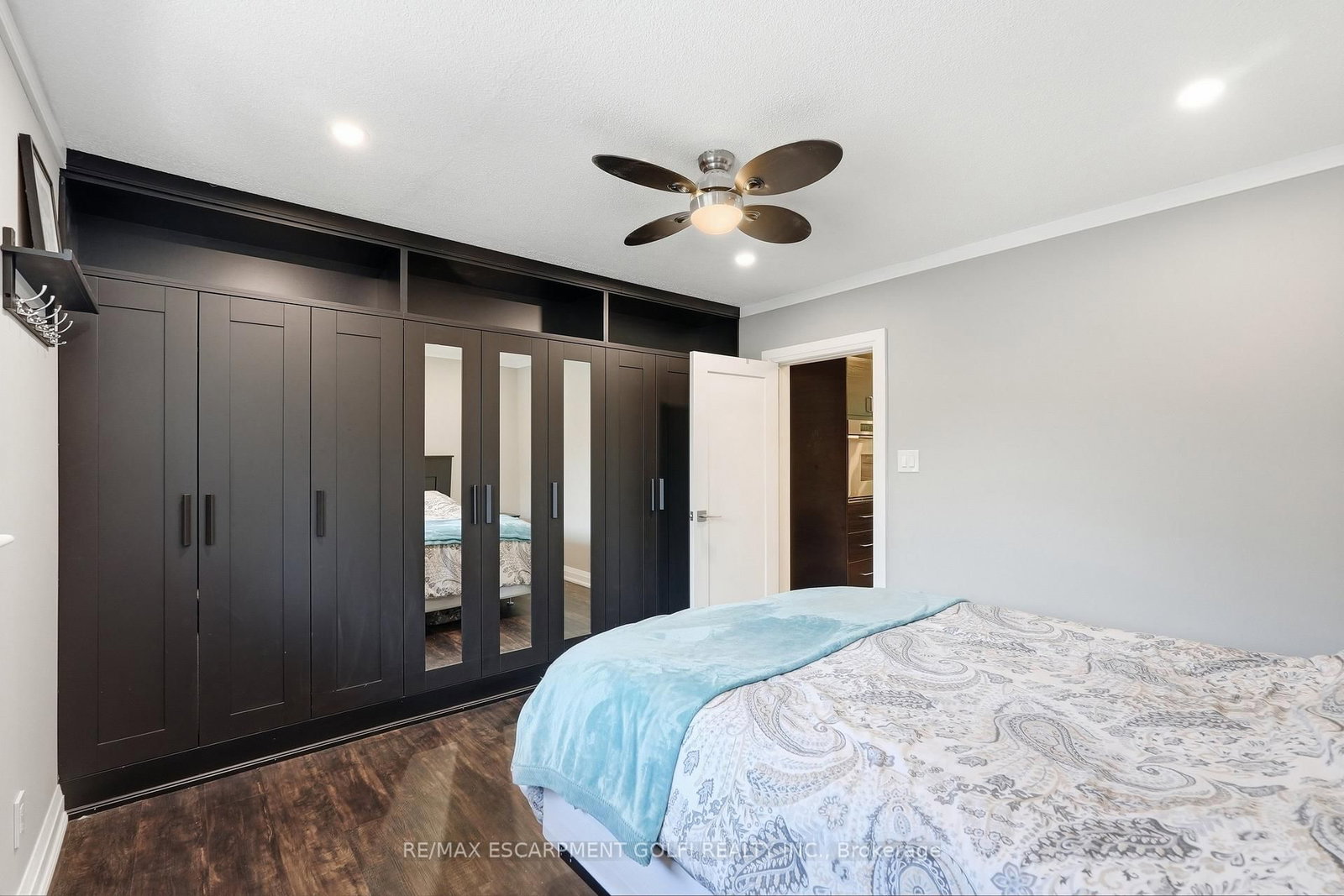 162 Mary Street • Thorold, ON photo 18