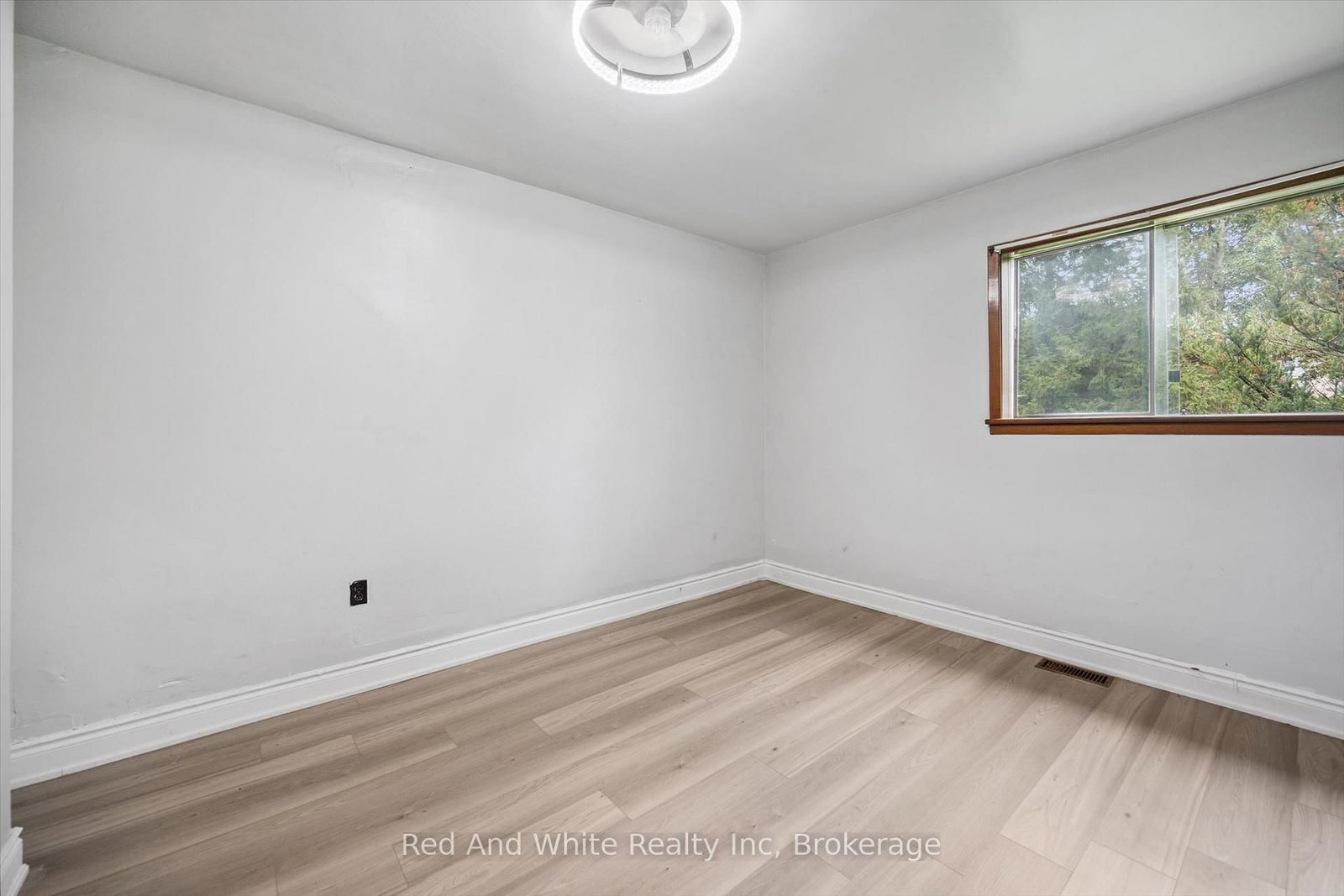 1279 HAMILTON Street • Cambridge, ON photo 17