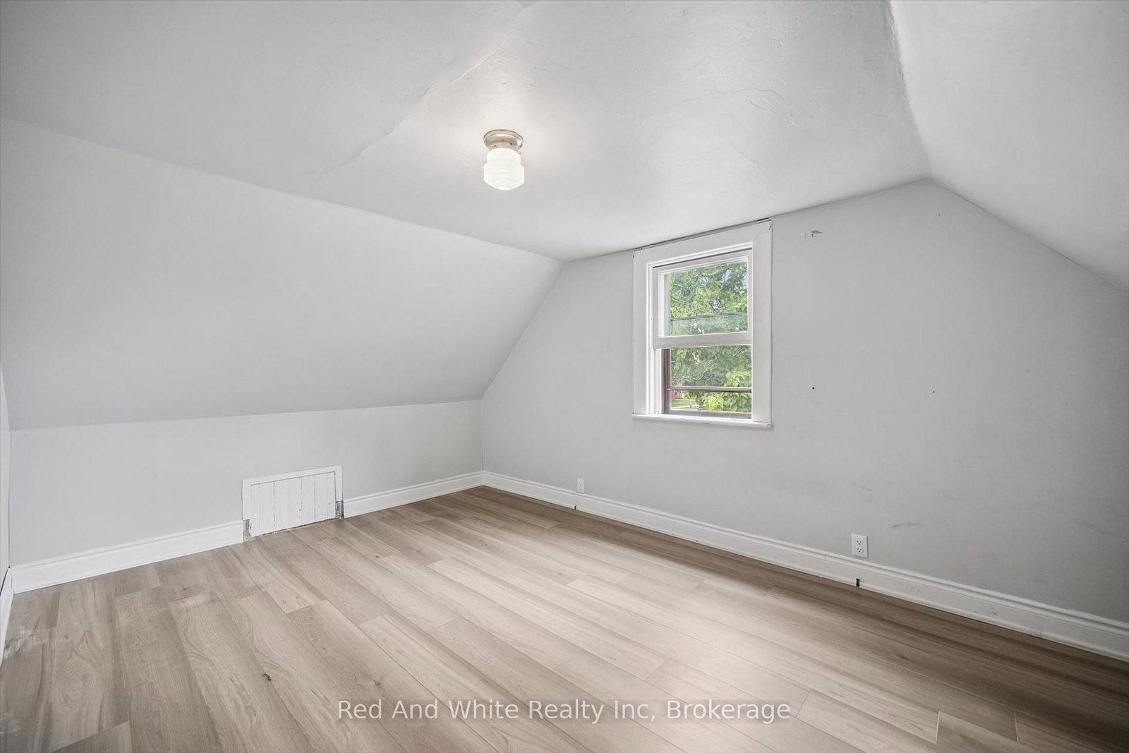 1279 HAMILTON Street • Cambridge, ON photo 23