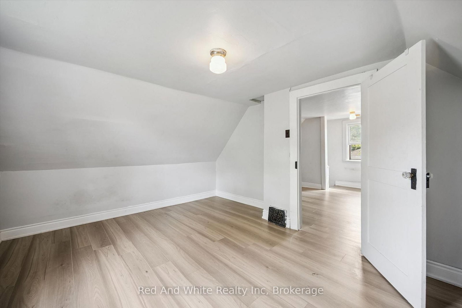1279 HAMILTON Street • Cambridge, ON photo 25
