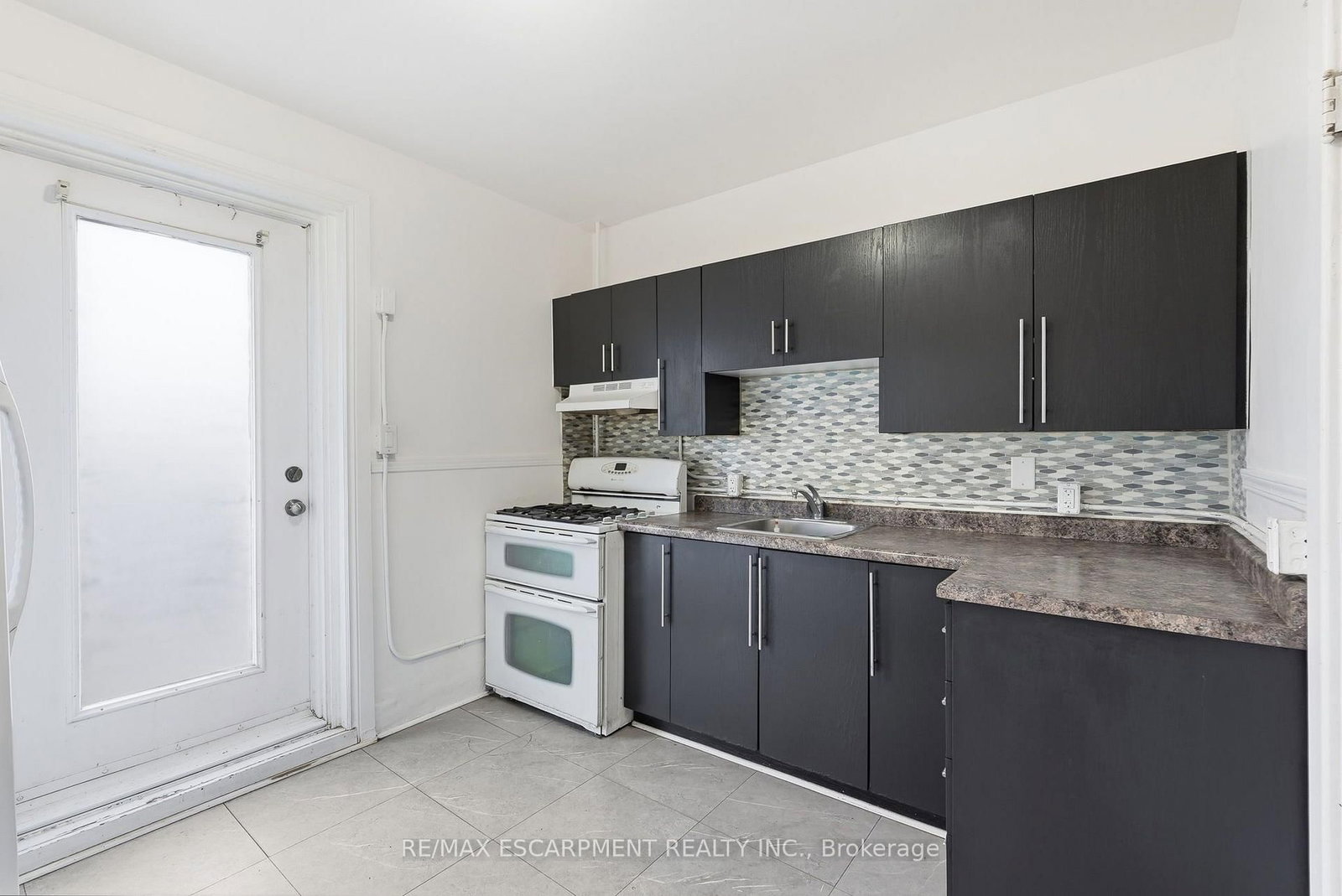 63 Melrose Avenue S • Hamilton, ON photo 13