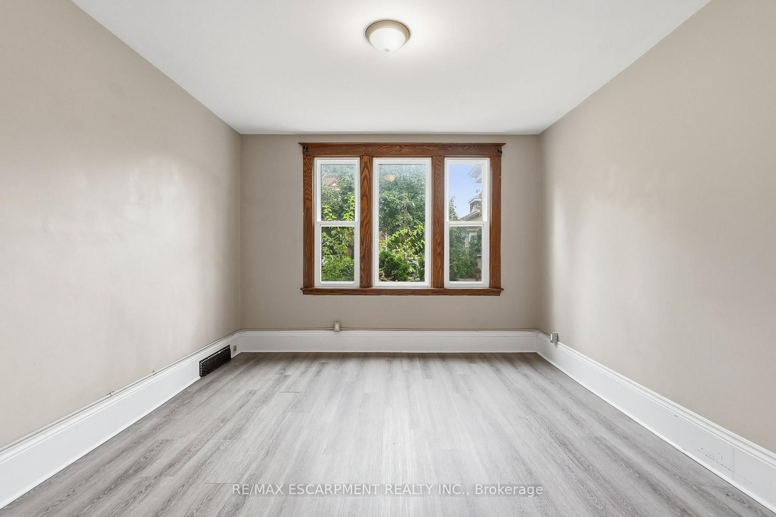 63 Melrose Avenue S • Hamilton, ON photo 22