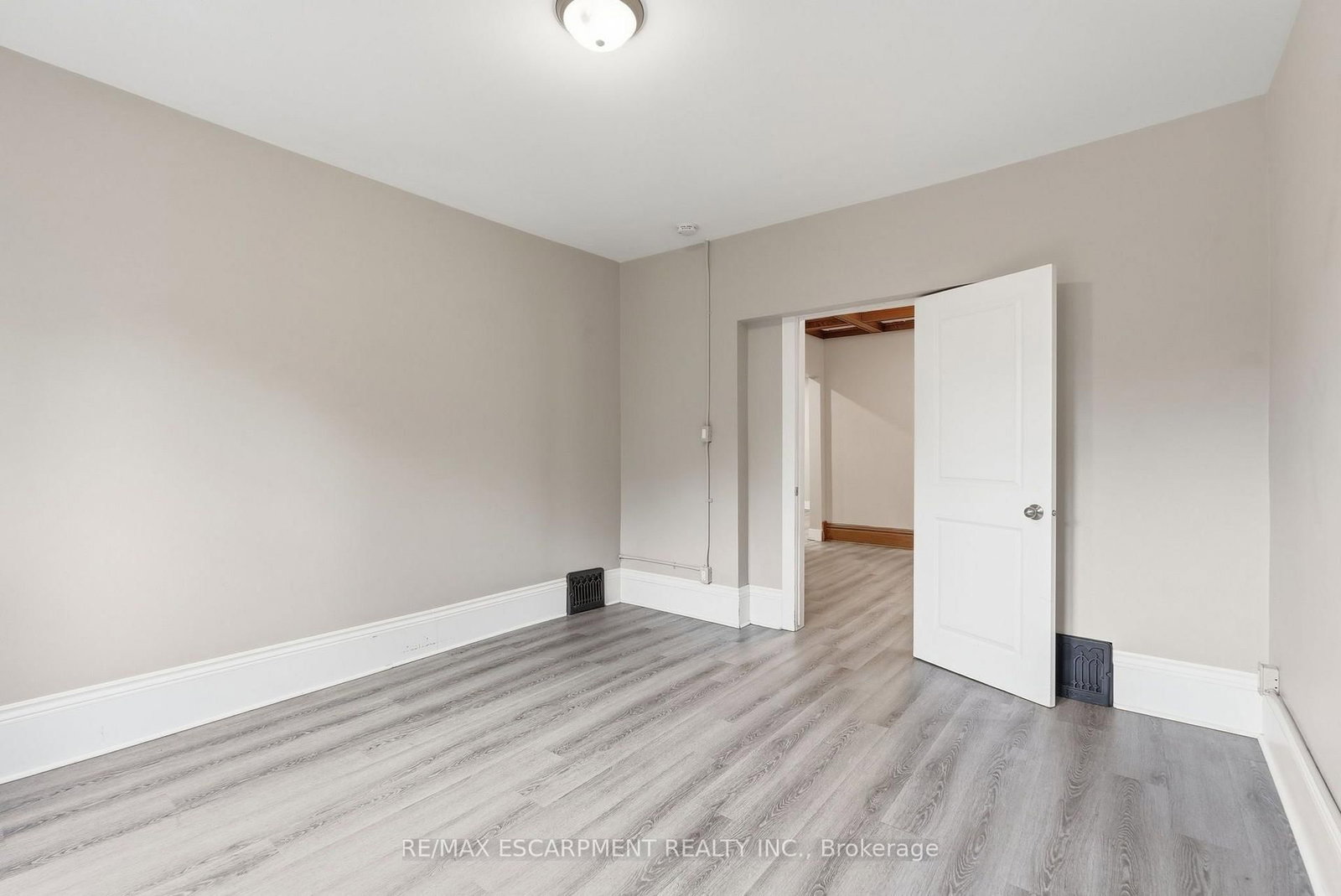 63 Melrose Avenue S • Hamilton, ON photo 23