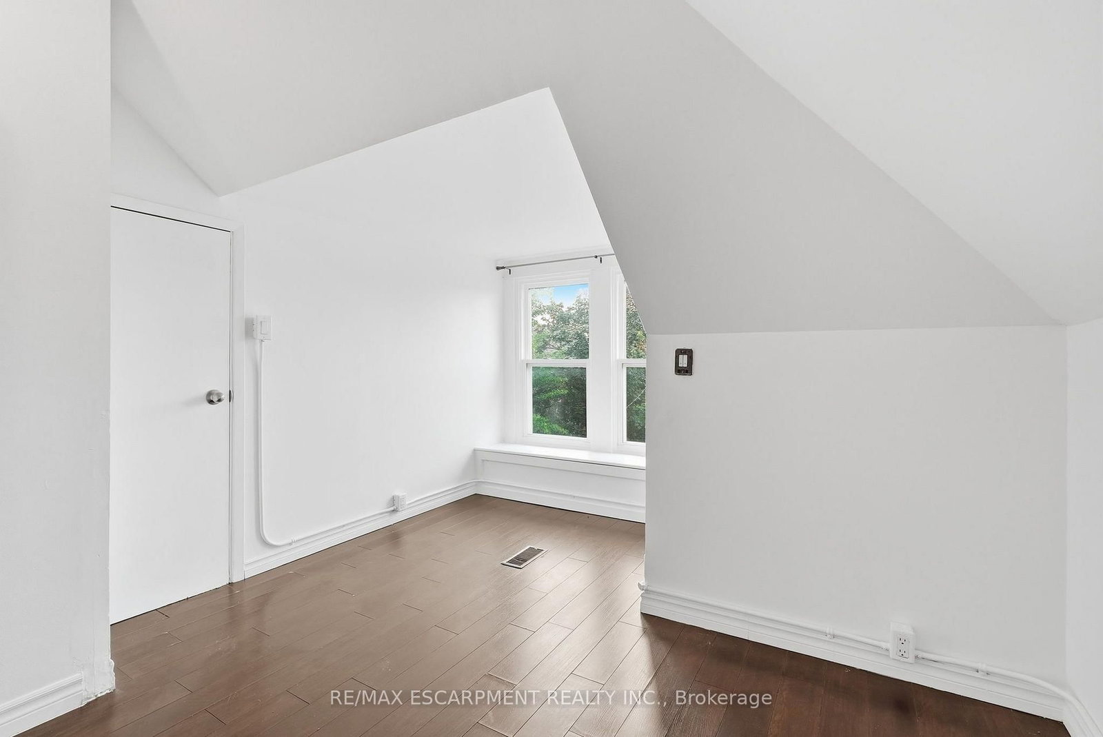 63 Melrose Avenue S • Hamilton, ON photo 34