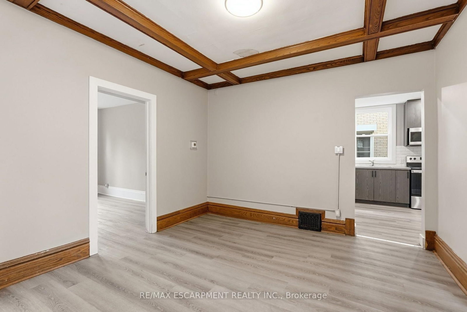 63 Melrose Avenue S • Hamilton, ON photo 8