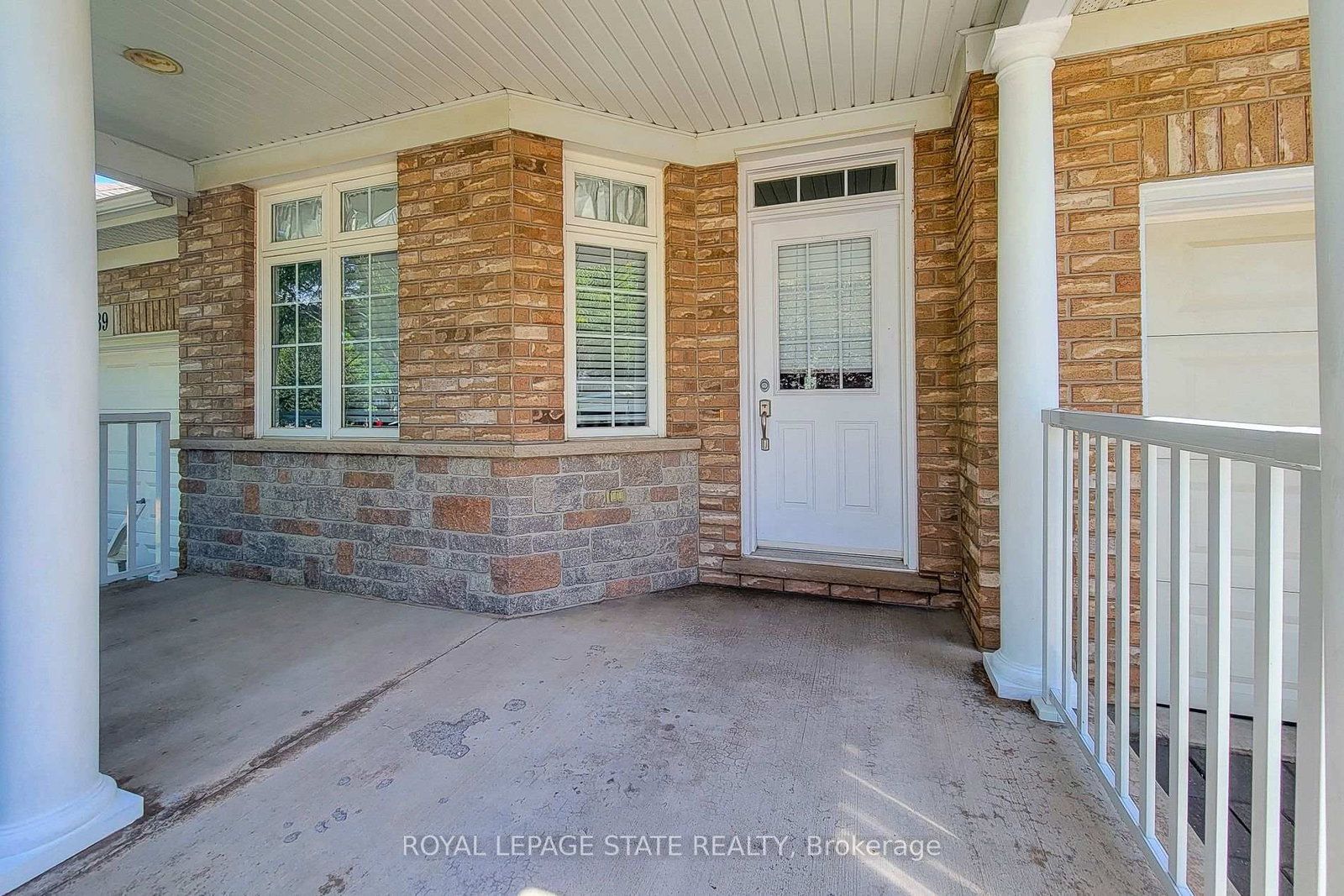 41 Vintners Lane • Grimsby, ON photo 11
