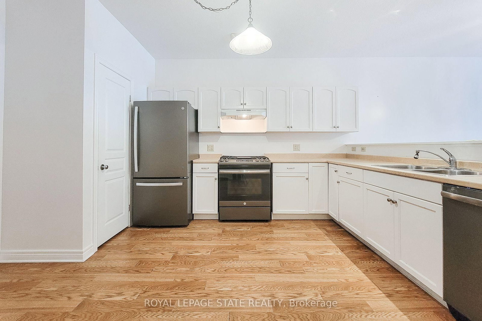 41 Vintners Lane • Grimsby, ON photo 23