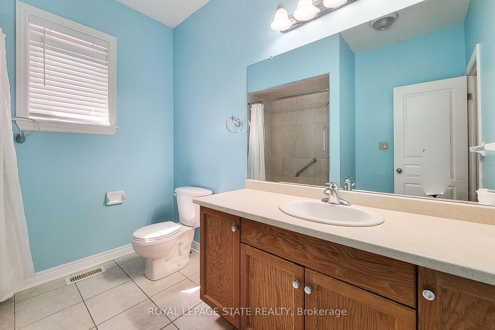 41 Vintners Lane • Grimsby, ON photo 32