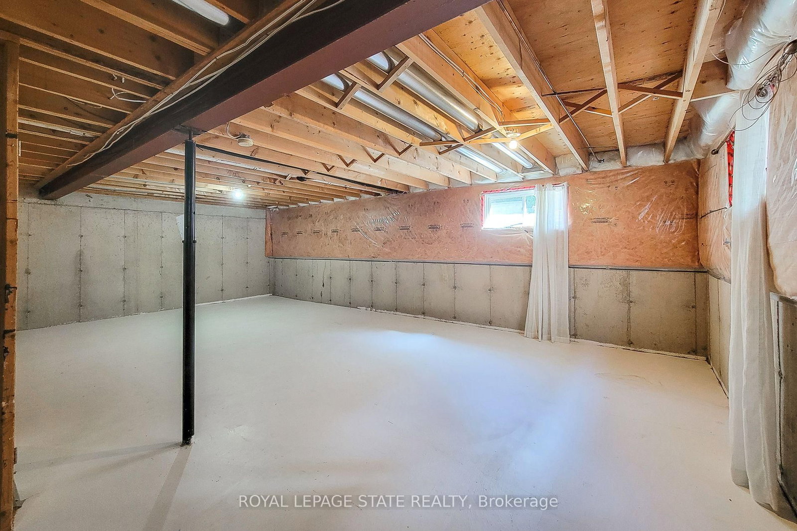 41 Vintners Lane • Grimsby, ON photo 44