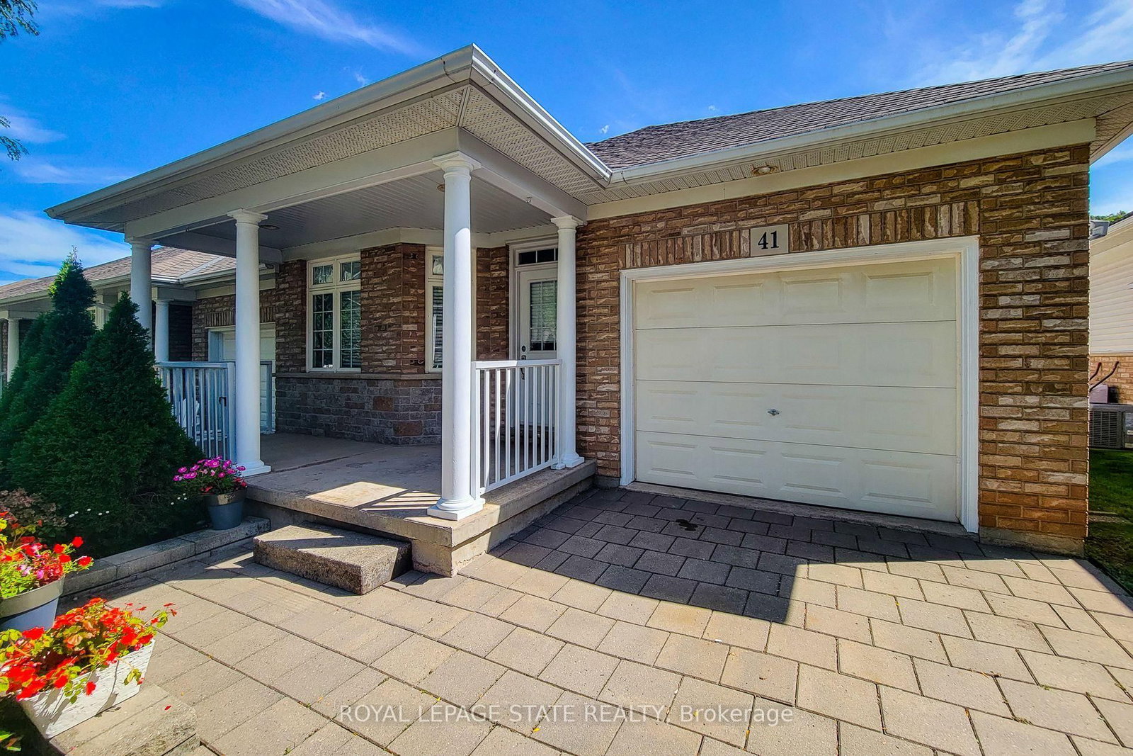 41 Vintners Lane • Grimsby, ON photo 6