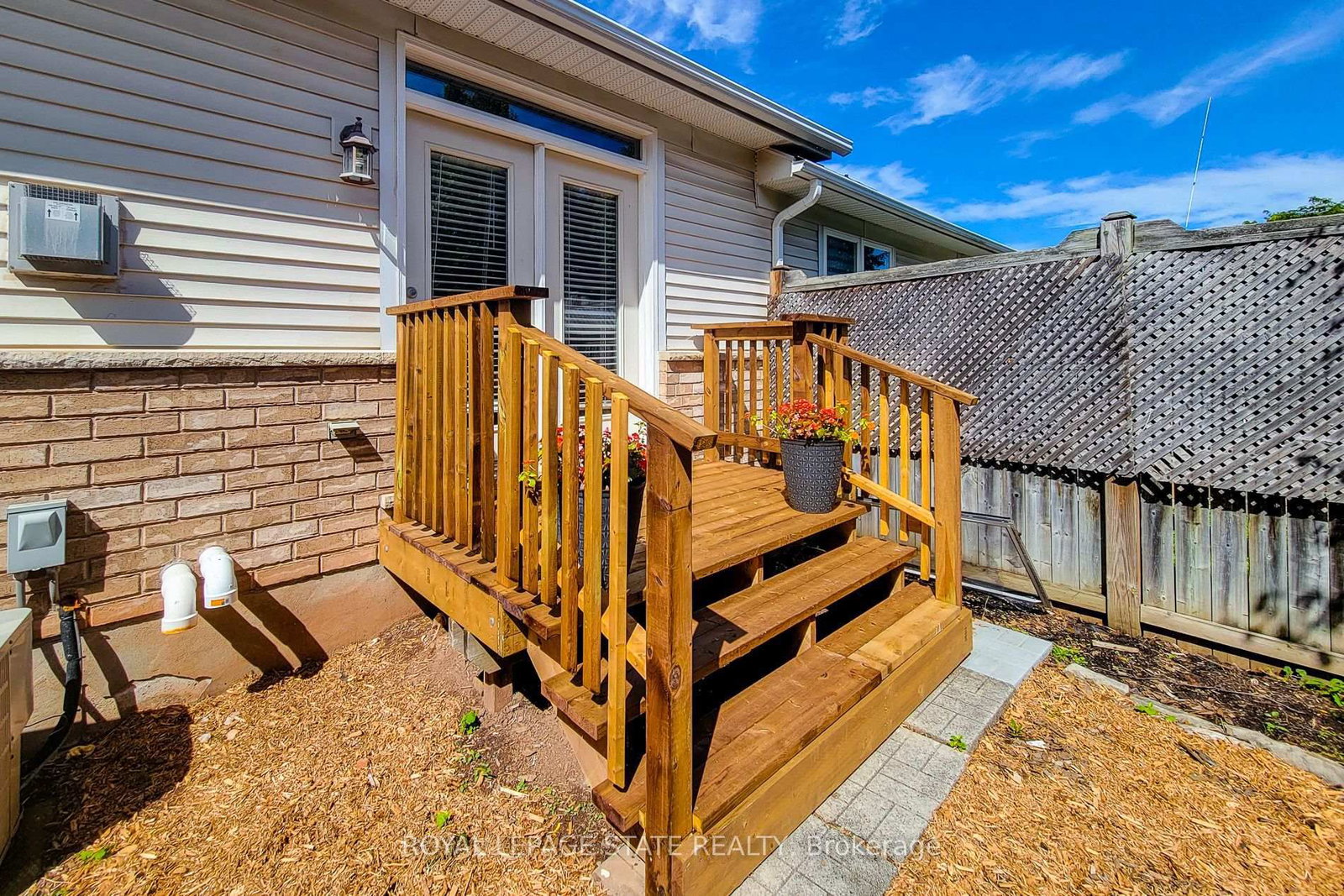 41 Vintners Lane • Grimsby, ON photo 9