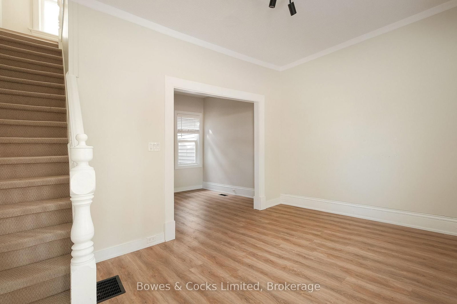 383-387 Mark Street • Peterborough, ON photo 4