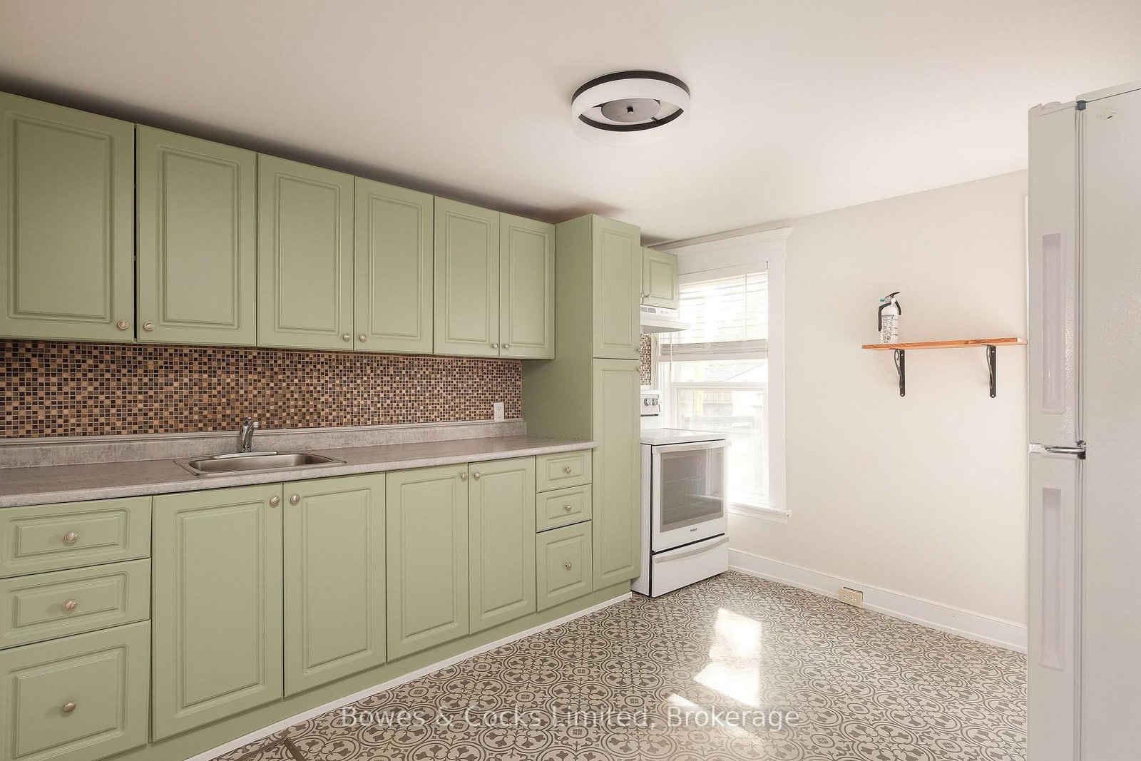 383-387 Mark Street • Peterborough, ON photo 8
