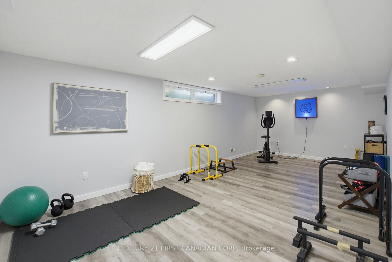 8 Meridene Crescent E • London North, ON photo 22
