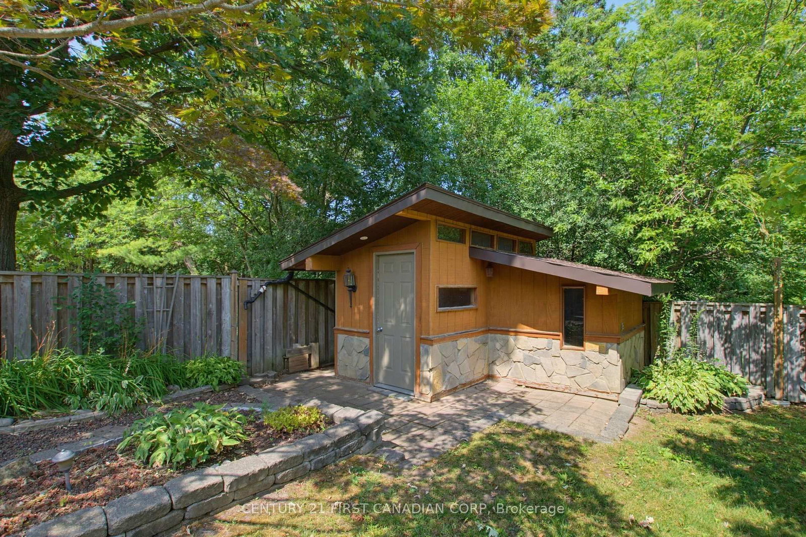 8 Meridene Crescent E • London North, ON photo 28