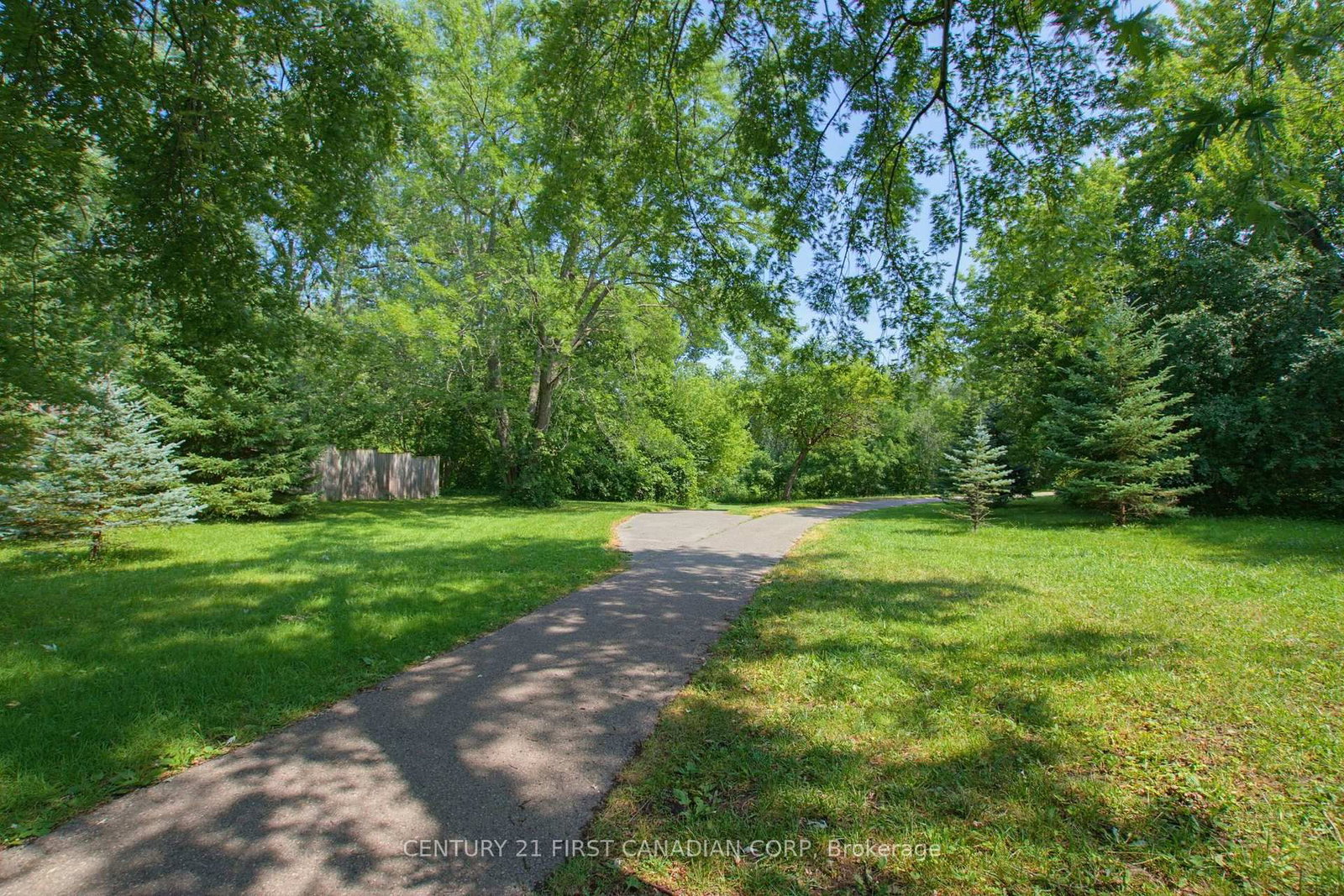 8 Meridene Crescent E • London North, ON photo 29