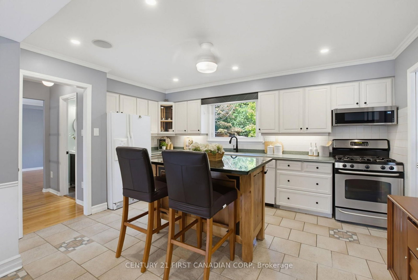 8 Meridene Crescent E • London North, ON photo 8