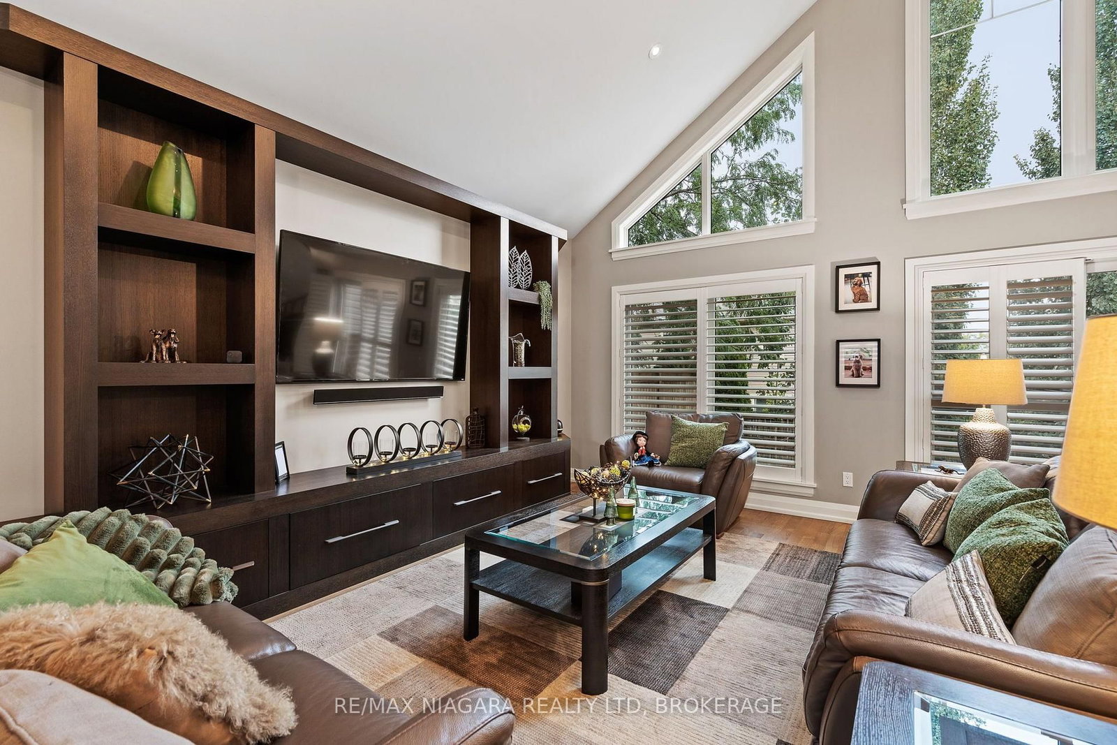 303 Main Street E • Grimsby, ON photo 12