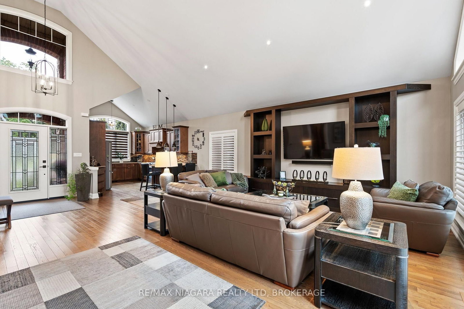 303 Main Street E • Grimsby, ON photo 13
