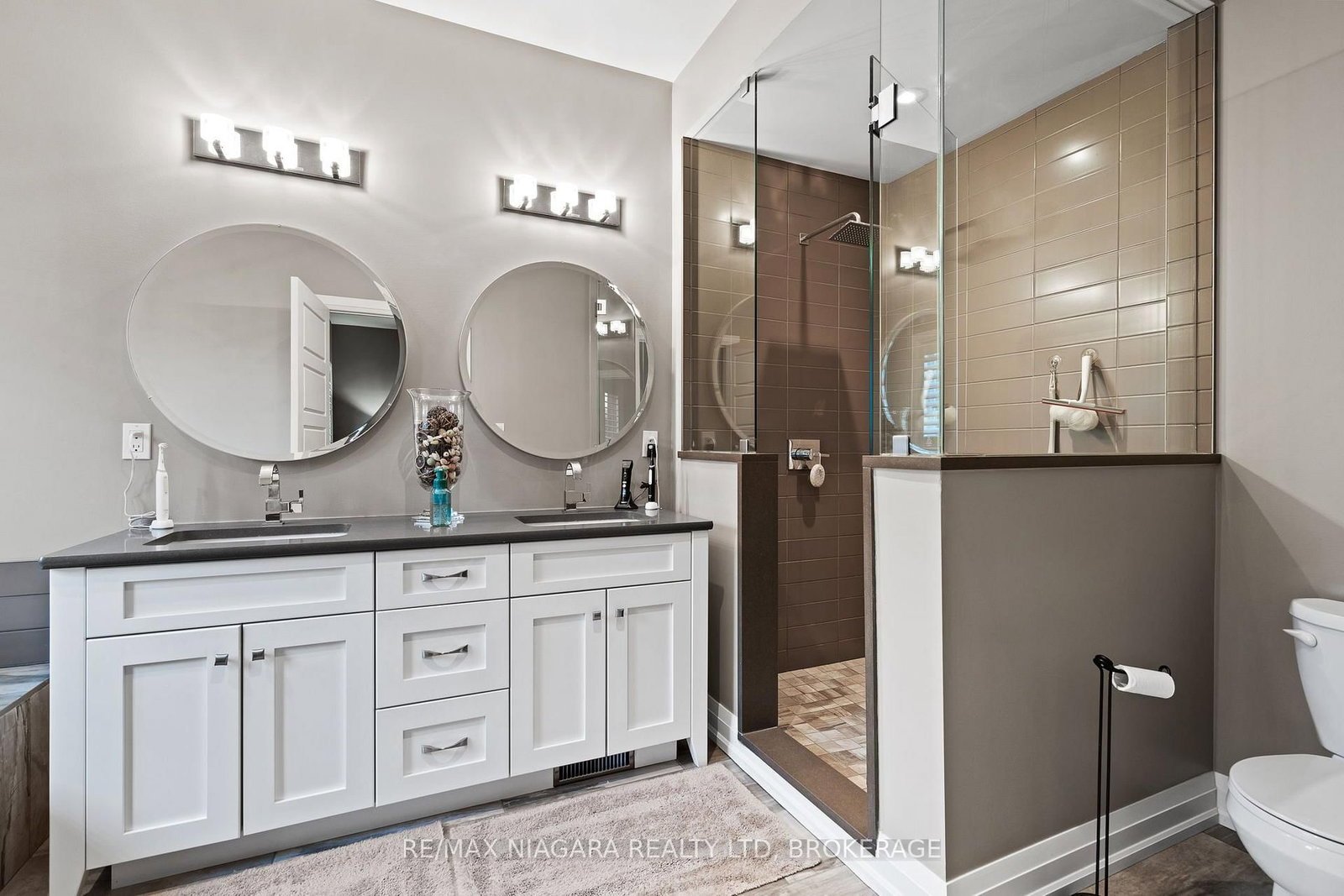 303 Main Street E • Grimsby, ON photo 20