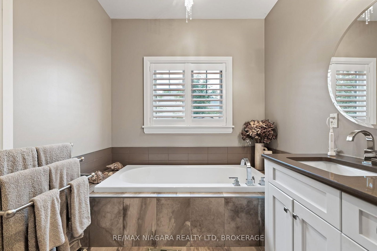 303 Main Street E • Grimsby, ON photo 21