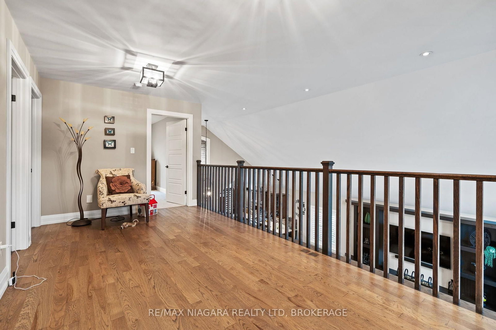 303 Main Street E • Grimsby, ON photo 22