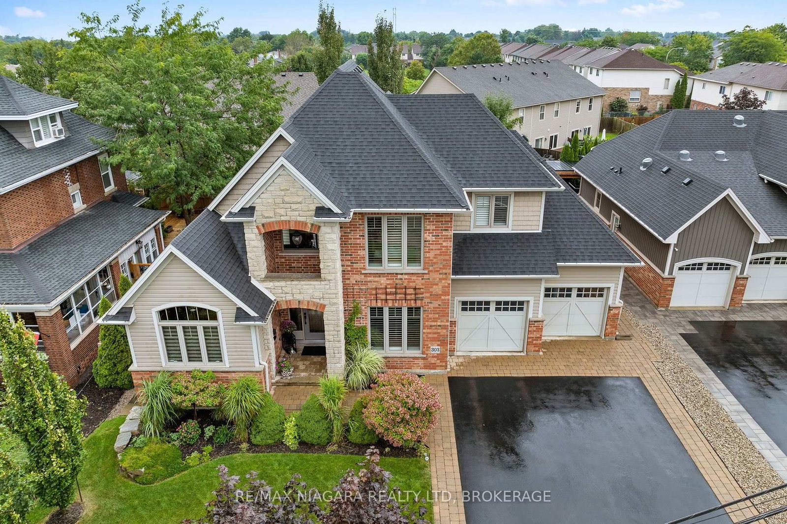 303 Main Street E • Grimsby, ON photo 3