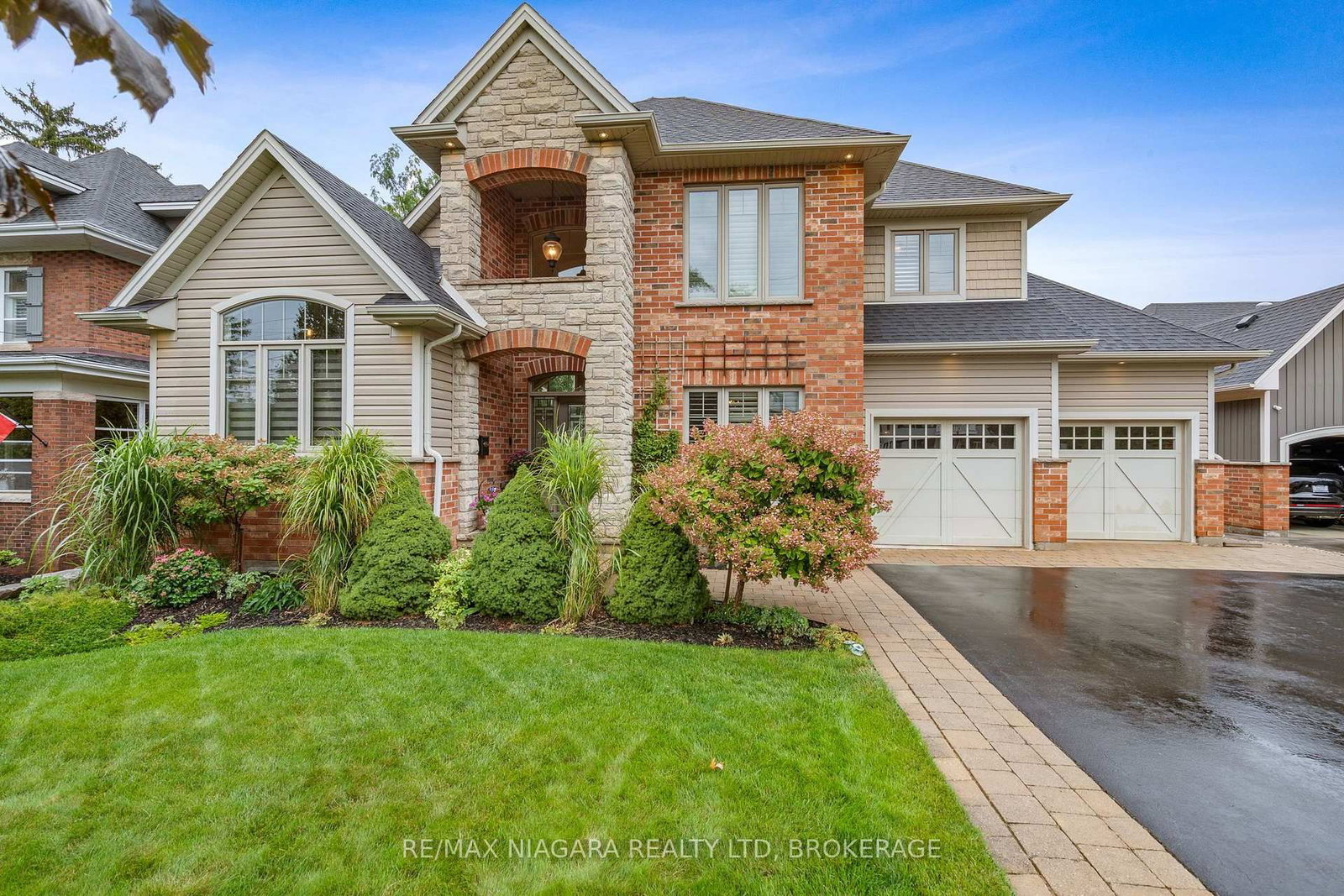 303 Main Street E • Grimsby, ON photo 4