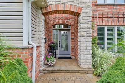 303 Main Street E • Grimsby, ON photo 5