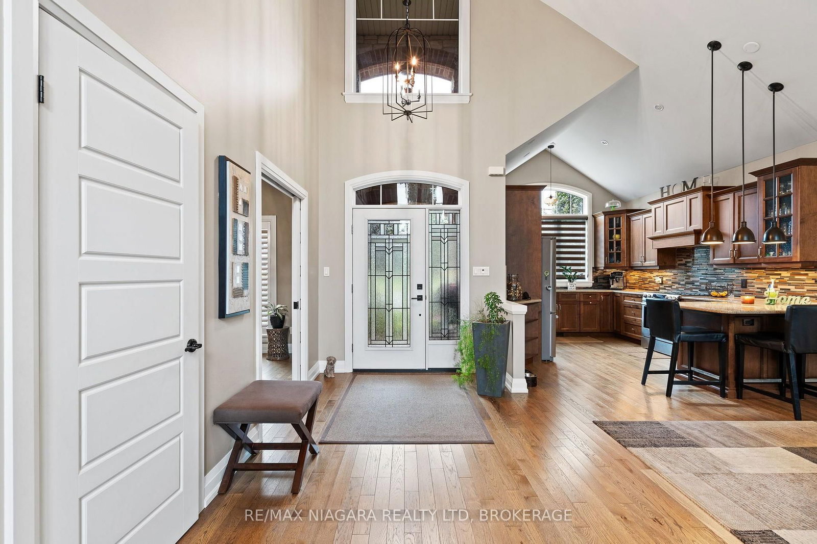 303 Main Street E • Grimsby, ON photo 6