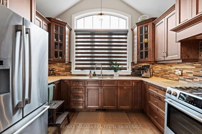303 Main Street E • Grimsby, ON photo 9